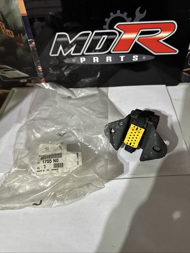 Exhaust rubber mount bracket - exhaust,