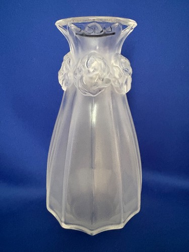 Lalique oeillets carnation - "oeillets",