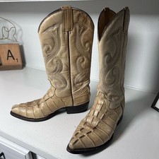 Cuevas Exotic Croc Embossed