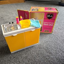 Sindy Eastham E-Line Kitchen