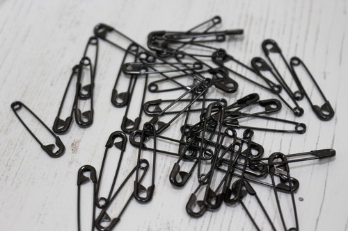 Coloured safety pins 27mm - coloured,