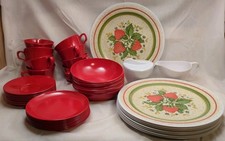 Vintage 70s Melamine Dishes Set NHP Artisan Ware 42 Pc Plate Bowl Strawberry 