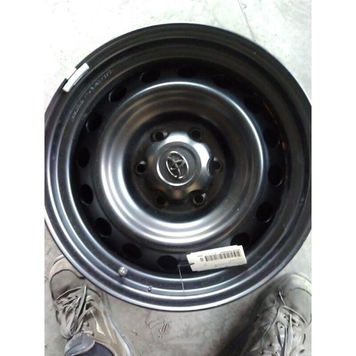 Rim wheel toyota hilux - rim,