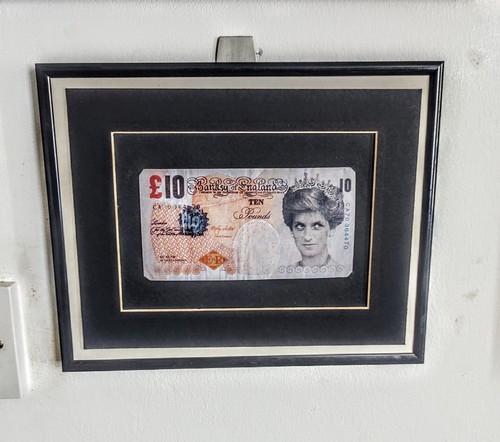 Genuine banksy faced tenner - genuine, di-faced