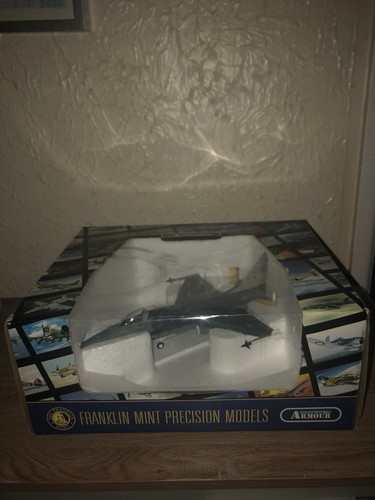 Franklin mint falcon - f-16,
