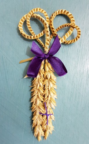 Double twist corn dolly - twist,