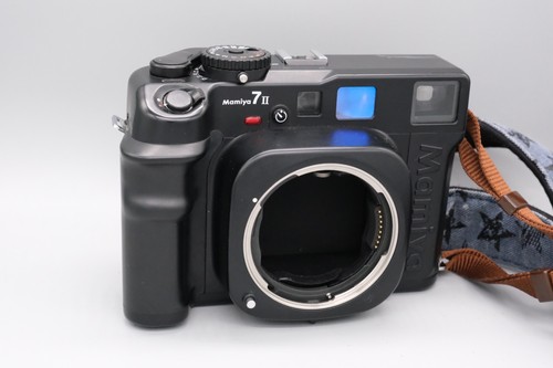 Mamiya 7ii black machine body - mamiya,