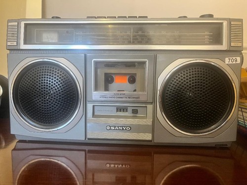 Sanyo m9923l grey - fm, mw