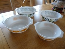Pyrex Set of 4 casserole