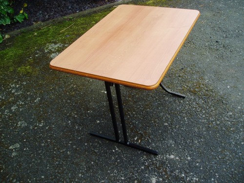 Caravan free standing - caravan, table