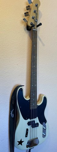 Squier mike dirnt signature - squier,