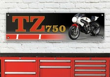 BR227B YAMAHA TZ750 GARAGE