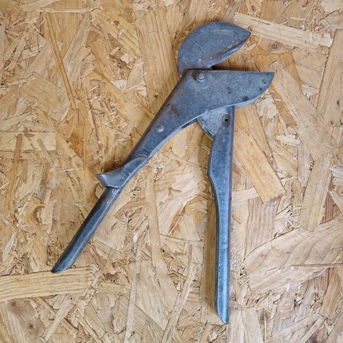 Vintage brevete tile cutting - tile,