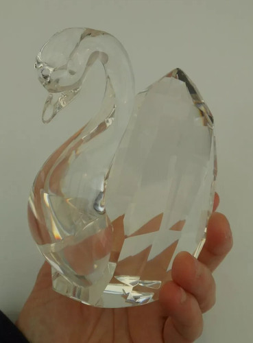 Glass swan