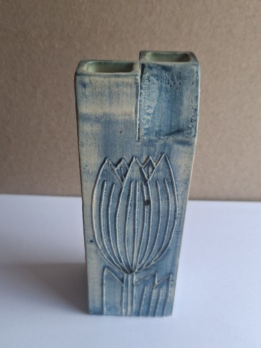 Carn 1970 pottery - carn, vase