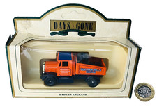 Toy Car Bertram Mills Circus Orange Diecast Collectable Lledo Boxed ra