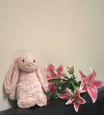 Jellycat Authentic Blossom Cream Medium White /Pink Bunny Berry New with label