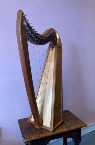 Stoney end harp - end,