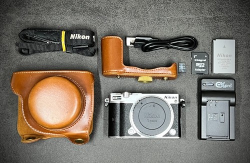 Near mint boxed nikon - nikon, j5