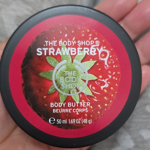 The body shop strawberry - strawberry,