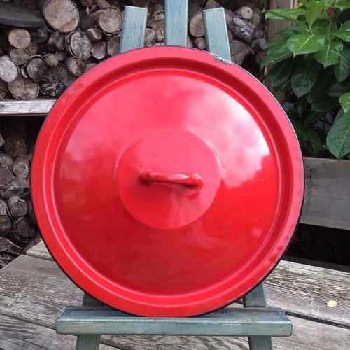 Large red enamel - lid, a