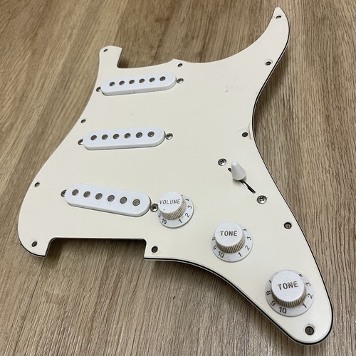 Stratocaster style aged white - stratocaster,