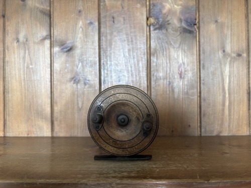 Vintage wooden fishing reel - wooden,