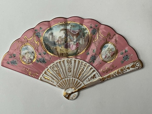 Grand tour collectable - “grand,
