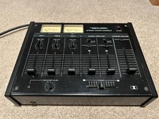 Vintage Realistic Stereo