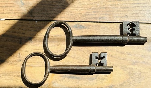 Two 19c steel keys - keys, vintage