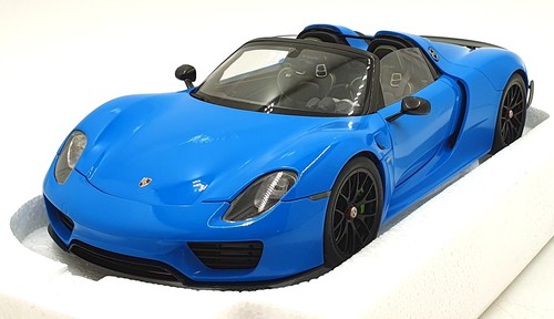 Autoart scale diecast - 1/18,