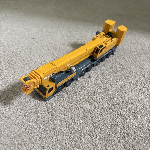 Realistic liebherr crane with - realistic,