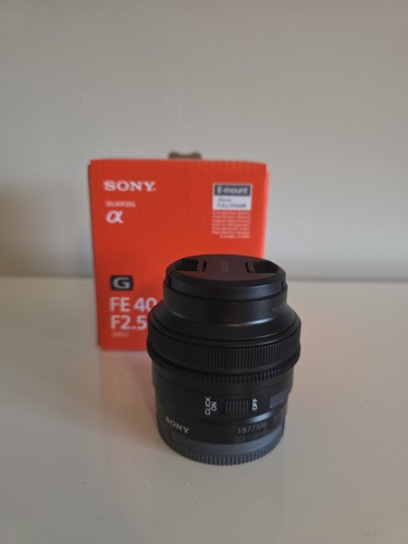 Sony 40mm 5 g standard - f/2.5,