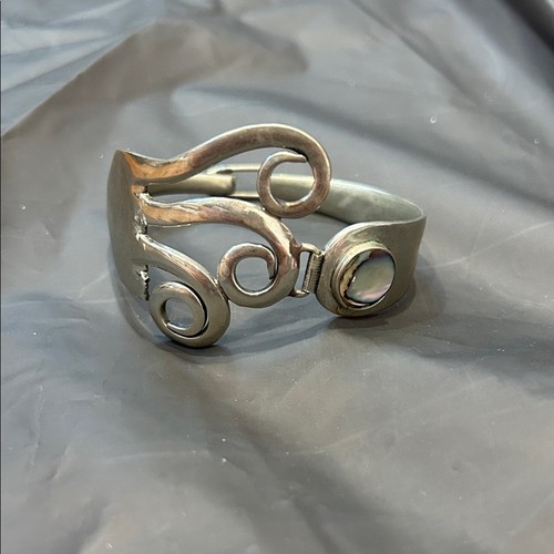 Artisan silver swirl - swirl, art