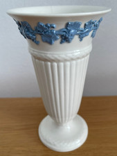 Lovely Vintage Wedgwood Of Etruria Queens Ware Embossed Cream Blue Trumped Vase