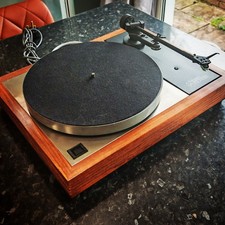 Linn Sondek LP12 Turntable