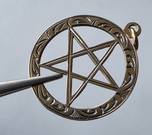 9ct yellow gold pentogram - 9ct,