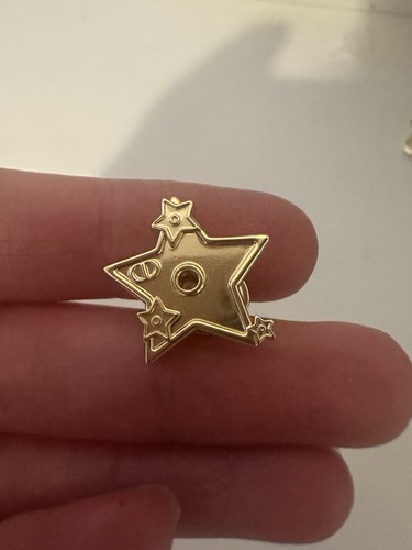 Dior star pin brooch - star, in