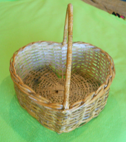 Large wicker heart basket - *, ~
