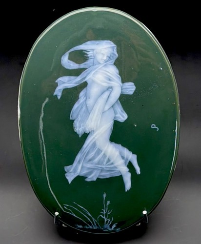 Porcelain medallion paste - porcelain,