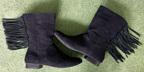 Very black faux suede - v,