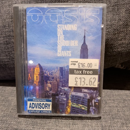 Oasis standing the shoulder - on,