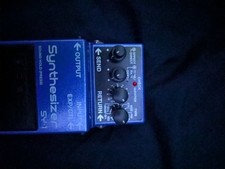 BOSS Sy-1 Synthesizer Guitar