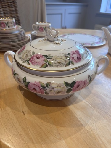 Royal worcester garden - worcester,