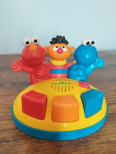 Sesame street elmo giggle - street,