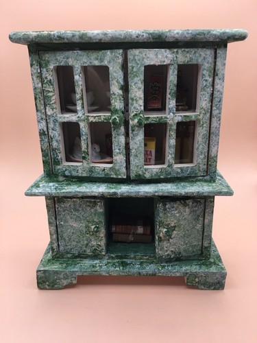 Dolls house scale green - house,
