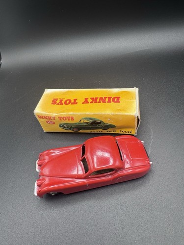 Vintage dinky toys 157 - 157, jaguar