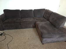 Corner Sofa – Comfortable, Spacious & In Great Condition!