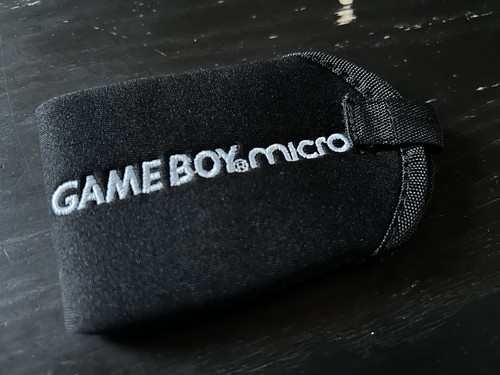 Game boy micro - boy, carry