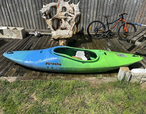 Pyranha single kayak - g3,